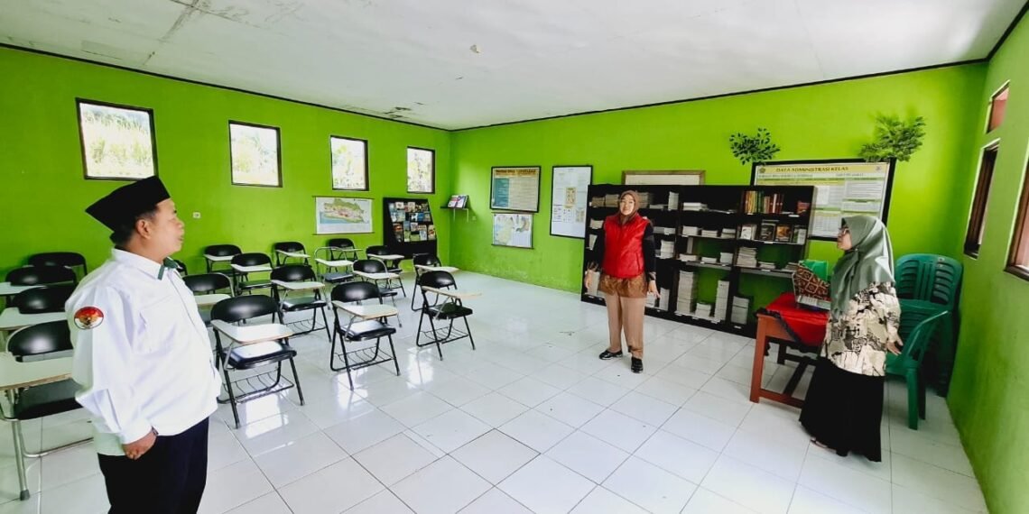 Verifikasi Persiapan Akreditasi Perpustakaan Sekolah di Madrasah Tsanawiyah Satu Atap Muslimun Al-Muhsiniyah