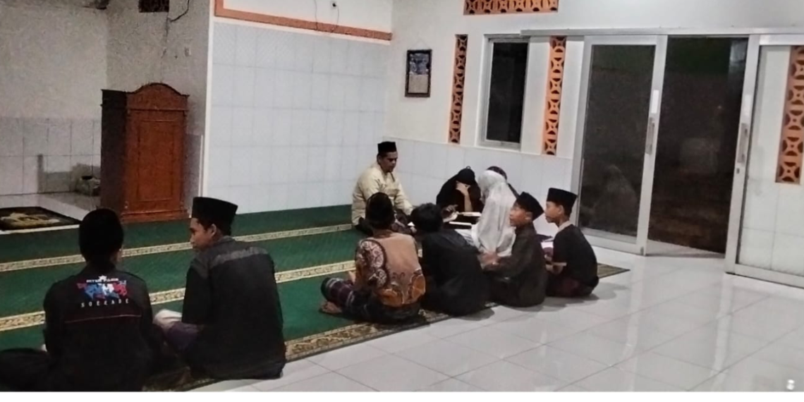 BIMLUH Tahsin Tilawah di Pondok Yatim An-Najm, Penyuluh KUA Surade Tingkatkan Kualitas Bacaan Al-Qur’an