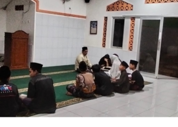 BIMLUH Tahsin Tilawah di Pondok Yatim An-Najm, Penyuluh KUA Surade Tingkatkan Kualitas Bacaan Al-Qur’an