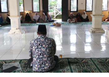 Penyuluh Agama Islam KUA Surade Berikan Bimbingan Keluarga Sakinah di MT Assakinah