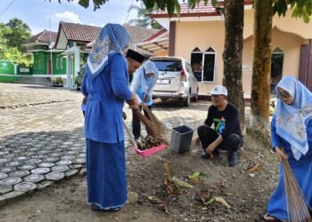 KUA Ciracap Laksanakan GEMAH ASRI untuk Wujudkan Lingkungan Kerja Nyaman dan Sehat