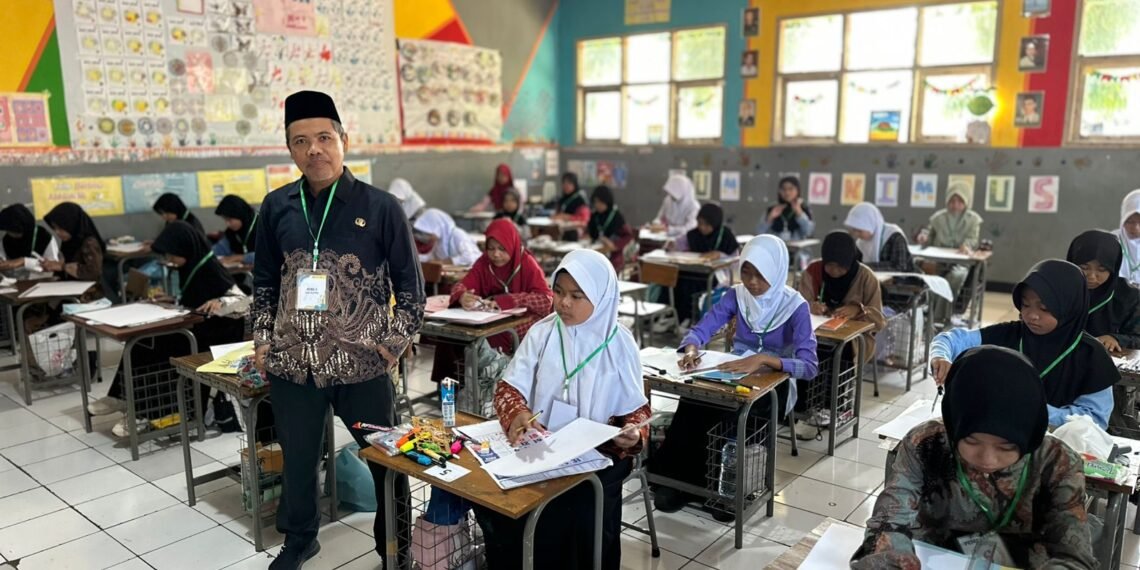 Penyuluh Agama Islam KUA Cibadak Jadi Juri Lomba Kaligrafi Pentas PAI SD Tingkat Kabupaten Sukabumi 2026