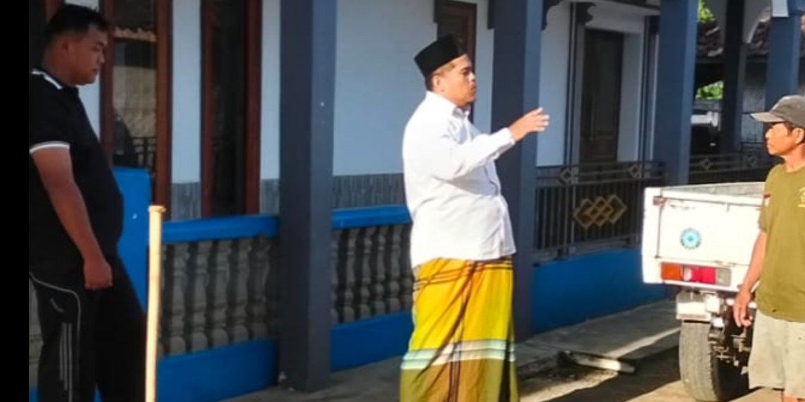 Penyuluh Agama KUA Surade Manfaatkan Fenomena Rashdul Kiblat untuk Verifikasi Arah Kiblat Masjid