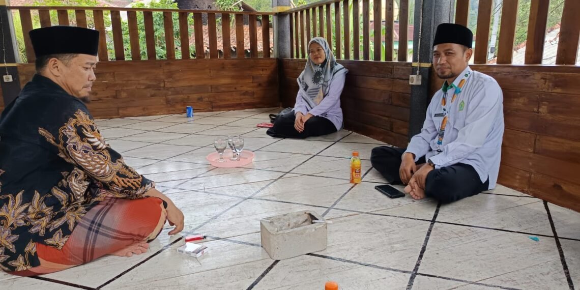 Penyuluh Agama Islam KUA Cikakak Jalin Silaturahmi dan Koordinasi dengan Pondok Pesantren Al Inayah