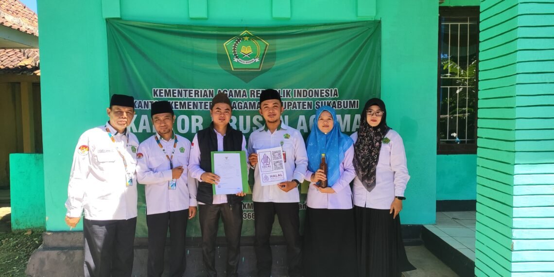 KUA Cikakak Dampingi Pelaku Usaha Madu Lokal Raih Sertifikat Halal