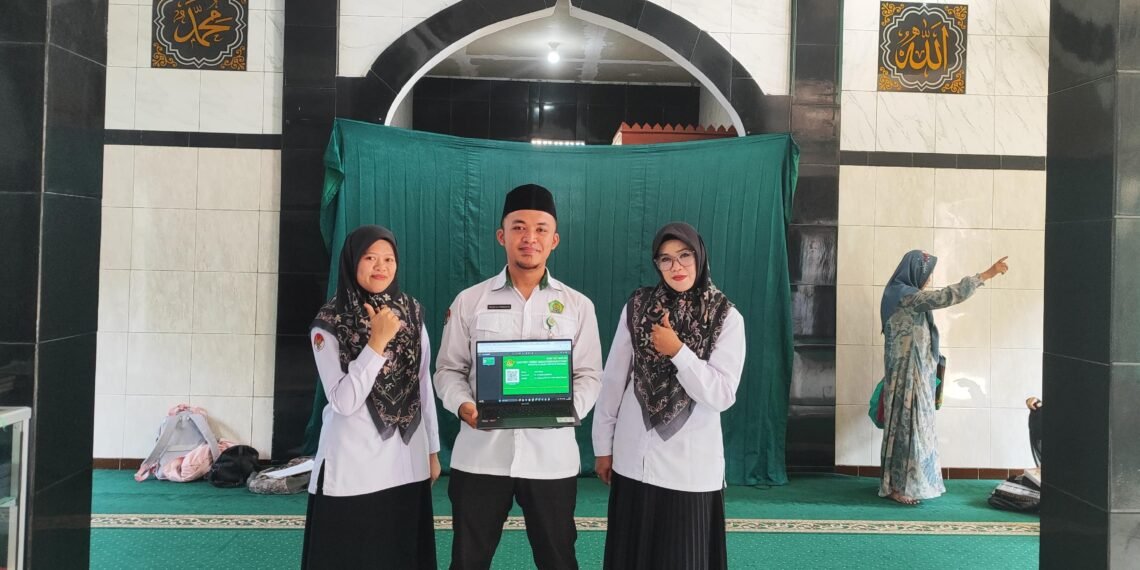 Penyuluh Agama KUA Cikakak Laksanakan Pemutakhiran Data Masjid Nurul Iman melalui SIMAS