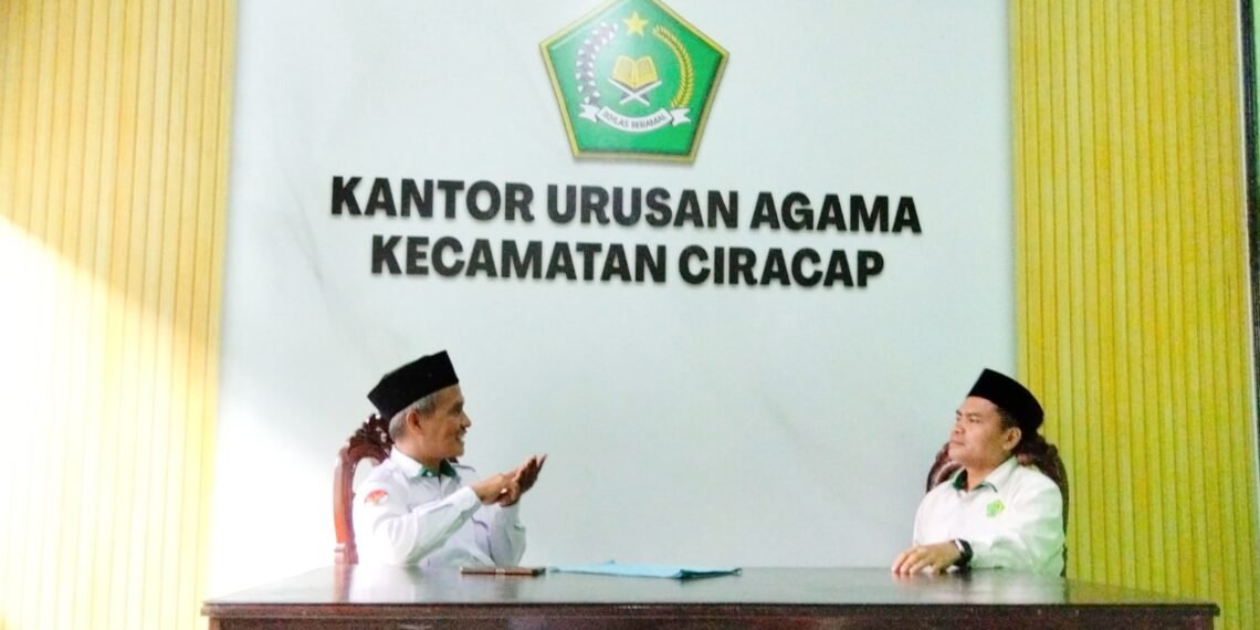Kepala MA Nurul Hikmah Silaturahmi dan Sharing Program Keagamaan dengan KUA Ciracap