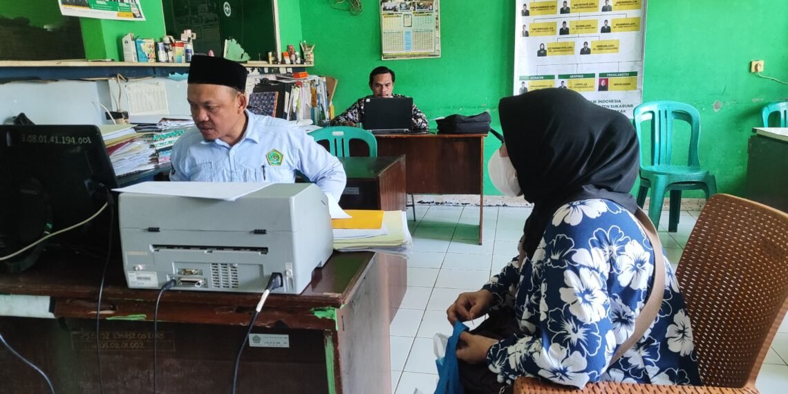 KUA Cikakak Optimalkan Layanan Konsultasi dan Pendampingan Administrasi Keagamaan bagi Masyarakat