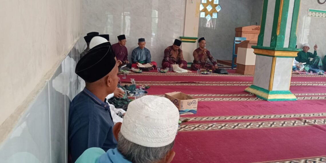 Perkuat Benteng Spiritual Warga, KUA Sagaranten Dorong Konsistensi Pengajian Syahriahan di Desa Curugluhur