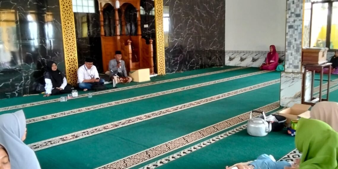 KUA Jampangtengah Perkuat Ketahanan Keluarga Melalui Penyuluhan di Majelis Taklim