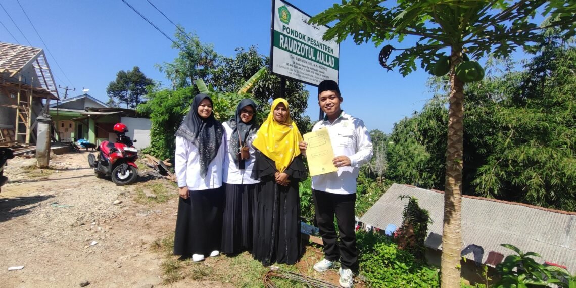 Penyuluh KUA Cikakak Dampingi Pendataan Pondok Pesantren Raudzotul Aulad di Desa Cirendang