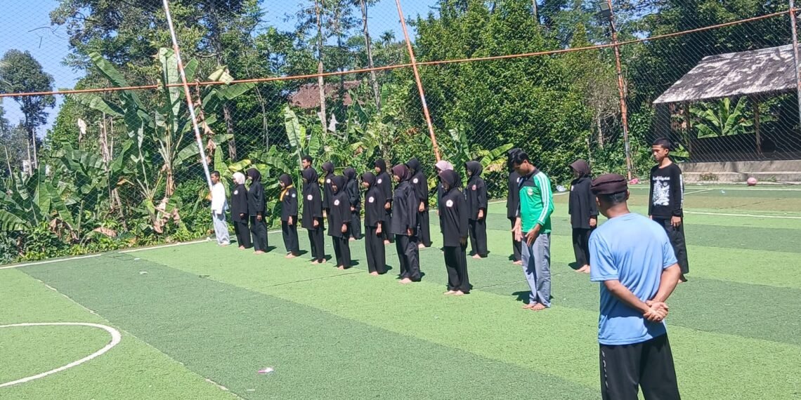 Jelang Pelepasan Siswa 2026, MA dan MTs Darul Ahkam Matangkan Penampilan Pencak Silat