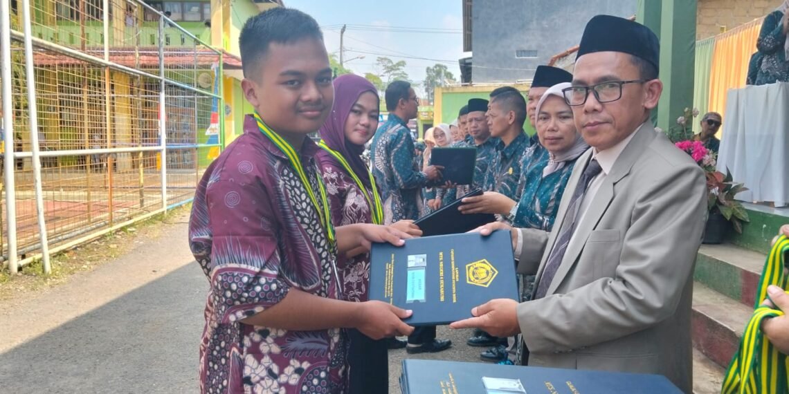 MTsN 4 Sukabumi Gelar Kenaikan Kelas dan Perpisahan Siswa Kelas IX Tahun Pelajaran 2025/2026