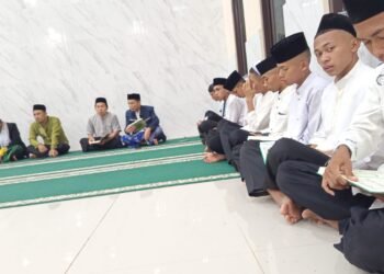 Forkopimcam dan KUA Lengkong Sukseskan Gerakan 100.000 Khataman Al-Qur’an di MT Birrul Walidain