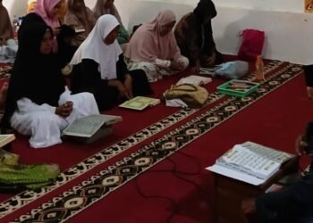 Peaceful Muharam: Penyuluh Agama dan Majelis Taklim Gelar Khotmil Qur’an di MT Nurul Huda Pasirpanjang