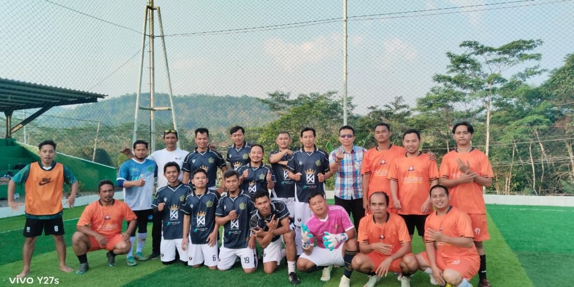 Bapor FC Kemenag Sukabumi Pererat Silaturahmi melalui Laga Persahabatan dengan MANPASI FC