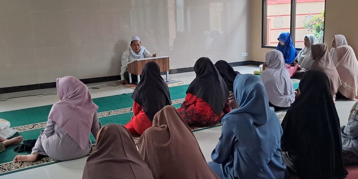 Pengajian Mingguan MT An-Nurdin Selajambe Ajak Jamaah Berhijrah dari Israf dan Tabdzir