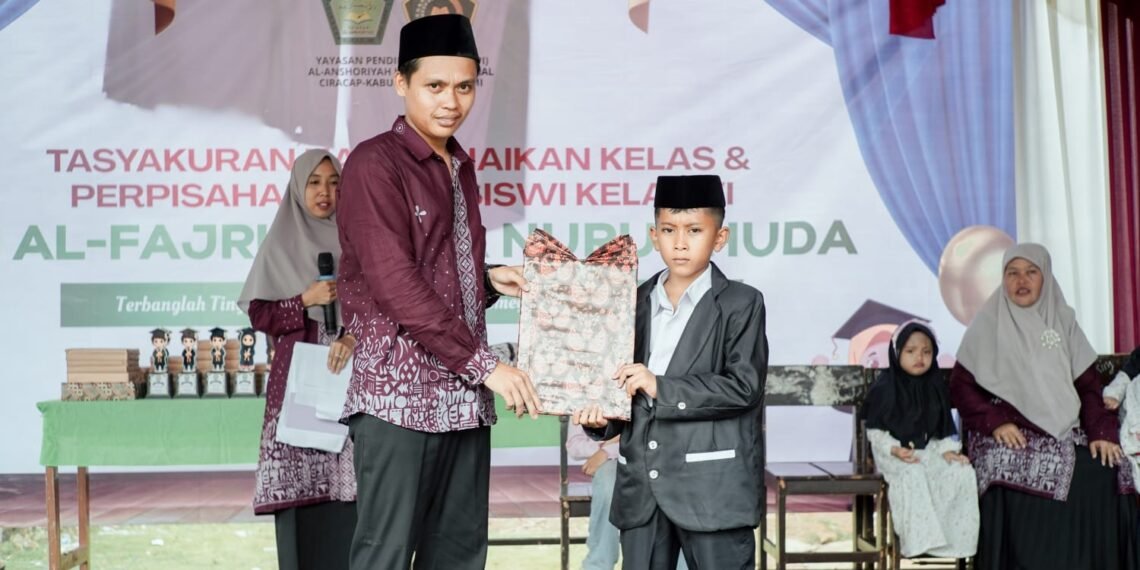 MI Al Fajri Ciracap Gelar Perpisahan dan Kenaikan Kelas, Perkuat Semangat Meraih Masa Depan
