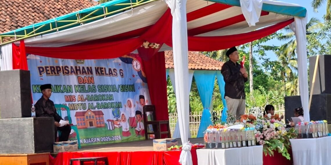 Kepala Desa Ujunggenteng Apresiasi Peran MI Al Barokah dalam Membangun Generasi Berkarakter