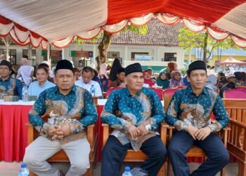 KUA Ciemas Ingatkan Pentingnya Benteng Agama Sejak Dini di Perpisahan MI-MTs Al-Manshuriyah