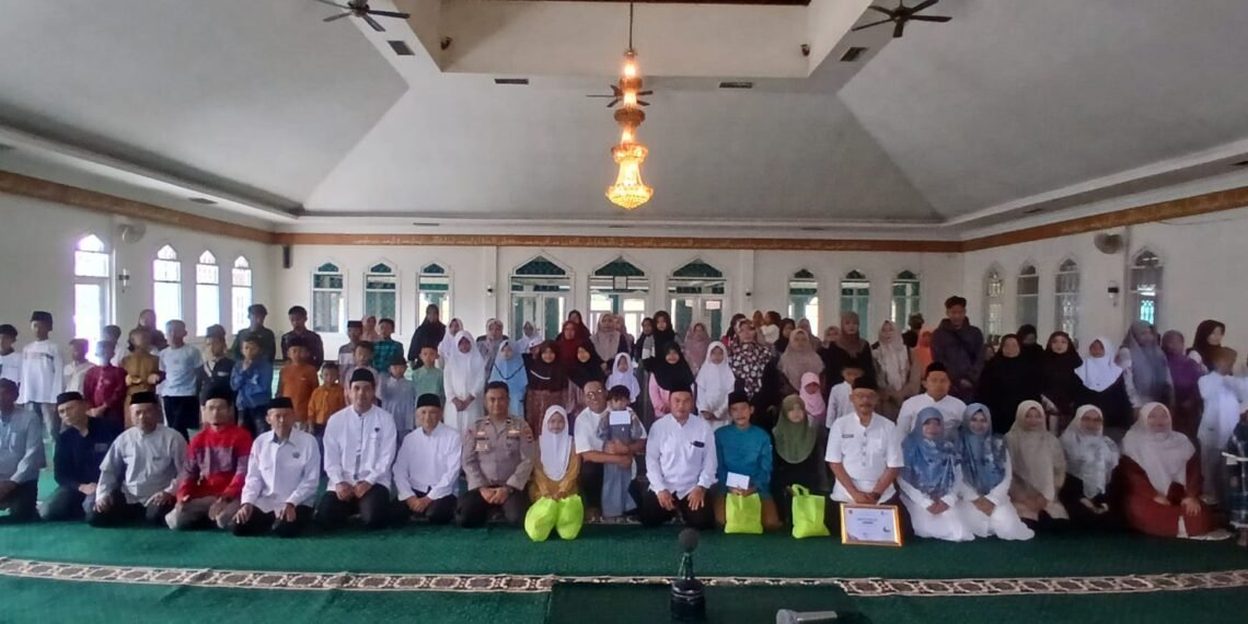 KUA Cisaat Bersama Forkopimcam Santuni 101 Anak Yatim dan Penyandang Disabilitas pada Momentum Muharram 1448 H