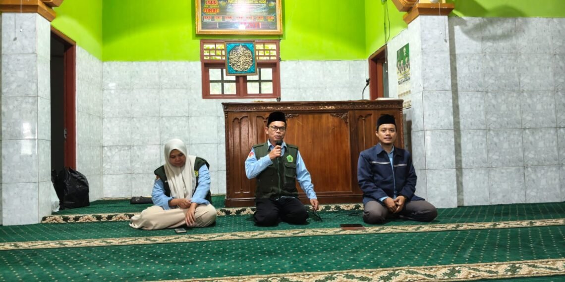 Panitia Santunan Masjid Besar Urwatul Huda Bersama KUA Bojonggenteng Berbagi Kebahagiaan dengan Anak Yatim dan Dhuafa
