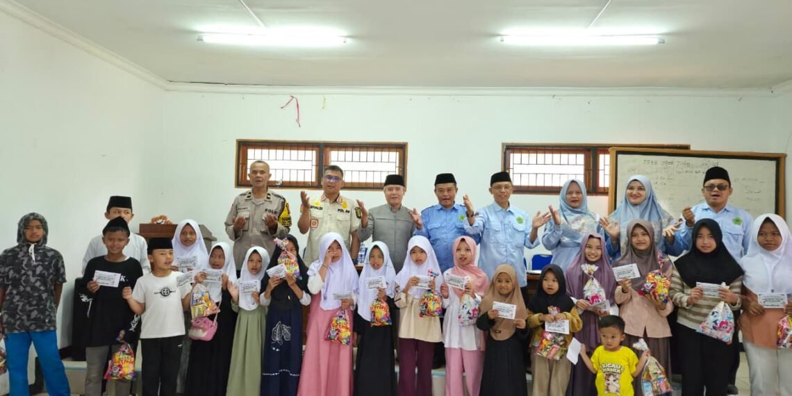Menebar Maslahat, Menguatkan Umat: KUA Kadudampit Gelar Lebaran Yatim dan Difabel