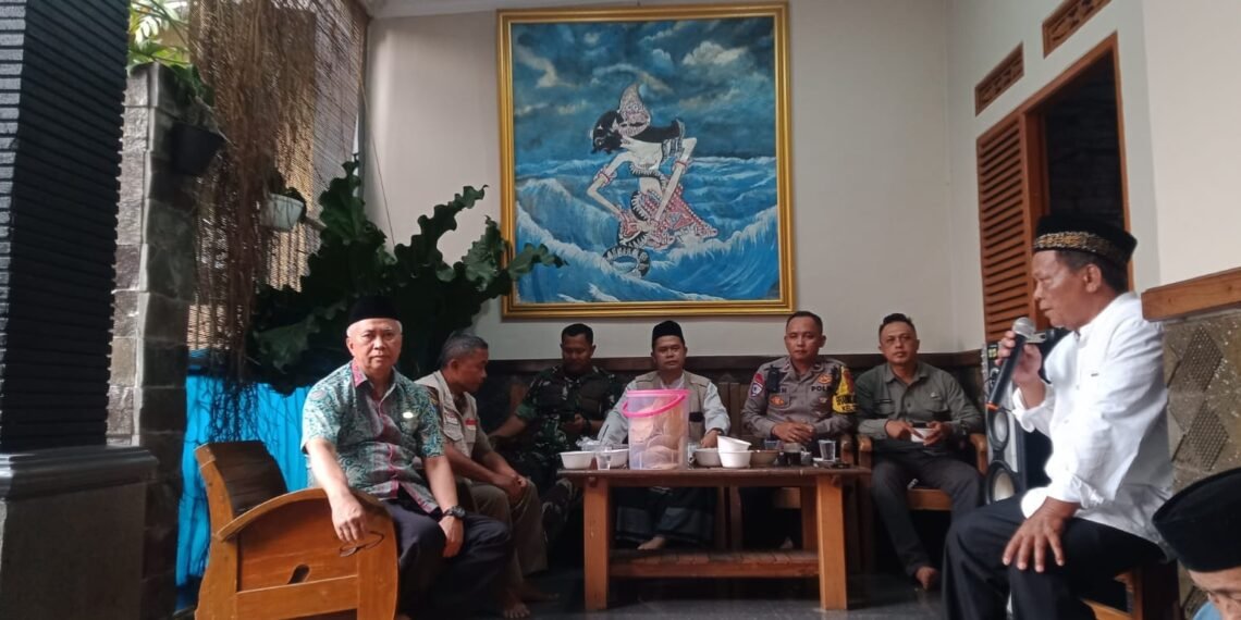 Lebaran Yatim 1448 H, KUA Kalapanunggal Perkuat Kepedulian Sosial