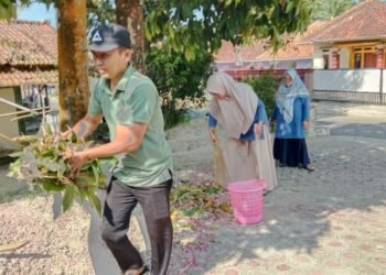 GEMAH ASRI Rutin Digelar, KUA Ciracap Wujudkan Lingkungan Kerja Bersih, Sehat, dan Asri