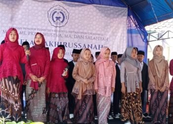 MI Riyadlul Mutaallimin Cikaramat Ciracap Gelar Haflah Akhirussanah, Lepas Lulusan dengan Penuh Khidmat