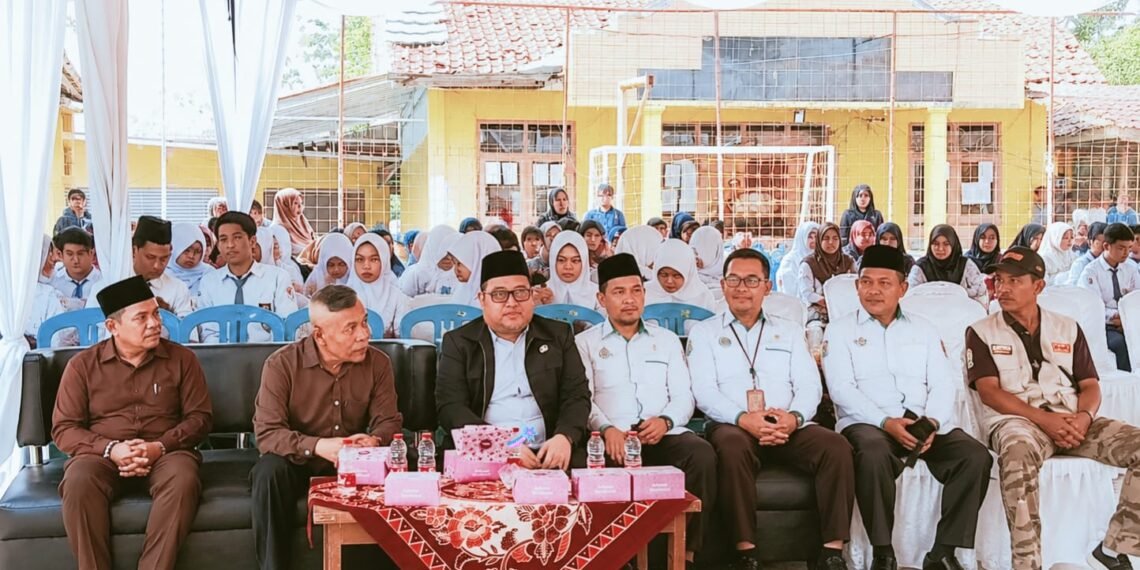 KUA Curugkembar Hadiri Haflah Akhirussanah MTs Almuthiyah dan SMA Al-Teknologi, Dorong Lulusan Berakhlak dan Berprestasi