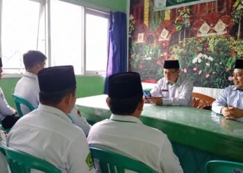 Kepala KUA Curugkembar Tekankan Integritas dan Budaya Kerja ASN dalam Rapat Pembinaan Internal