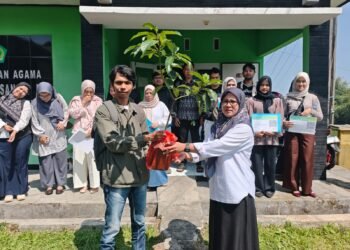 KUA Kecamatan Sukabumi Integrasikan Bimbingan Perkawinan dengan Gerakan Peduli Lingkungan
