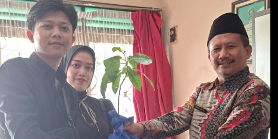 KUA Parungkuda Tanamkan Kepedulian Lingkungan kepada Calon Pengantin melalui Program PEPELING