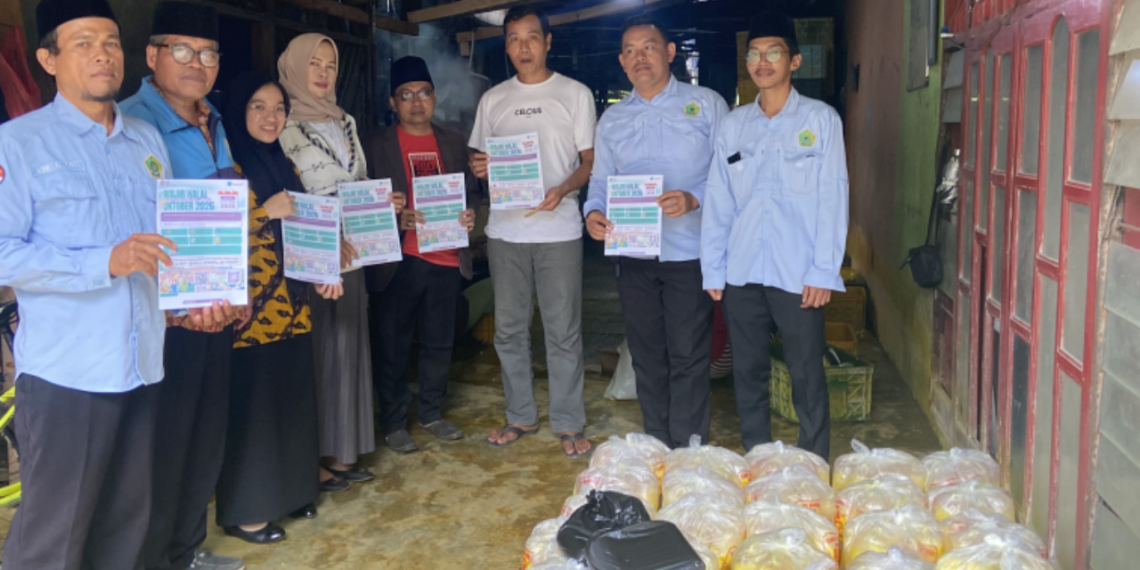 Datangi Sentra Produksi Lokal, KUA Tegalbuleud Gencarkan Sosialisasi Wajib Halal Oktober 2026