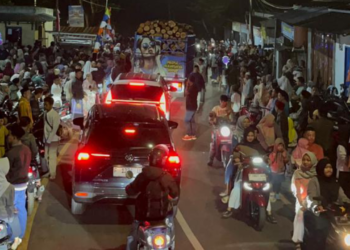 Warga Cikidang Tumpah Ruah Ikuti Pawai Obor dan Semarak Drum Band 1 Muharram