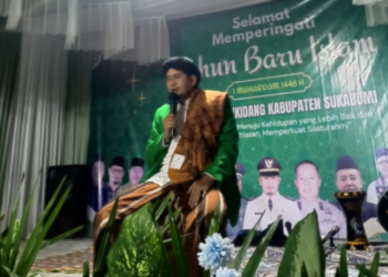 Momentum Hijrah, KUA Cikidang Salurkan Santunan Anak Yatim di Malam Puncak Gebyar Muharram