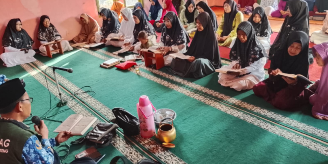 Peaceful Muharram: 100.000 Khataman Al-Qur’an Bersama Jemaah di MT At-Taqwa Bojonggenteng