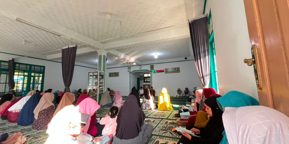KUA Nyalindung Sukseskan Gerakan 100.000 Khataman Al-Qur’an di MT Nurul Huda