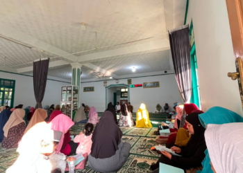 KUA Nyalindung Sukseskan Gerakan 100.000 Khataman Al-Qur’an di MT Nurul Huda