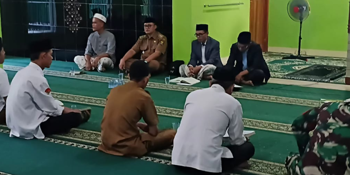 KUA Jampangtengah Bersama Forkopimcam Sukseskan Gerakan 100.000 Khataman Al-Qur’an