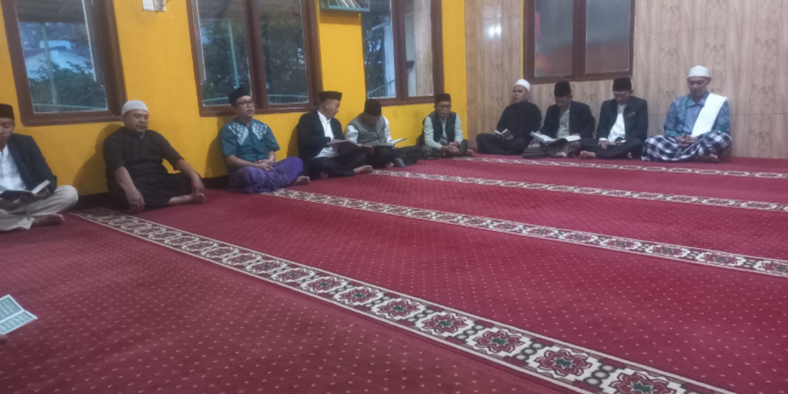 Masjid Besar At-Taqwa Cikidang Semarakkan Gerakan 100.000 Khataman Al-Qur’an