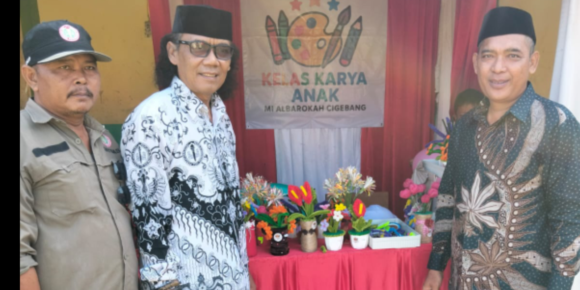 Kelas Karya MI Al Barokah Cigebang Tampilkan Kreativitas dan Kemandirian Siswa