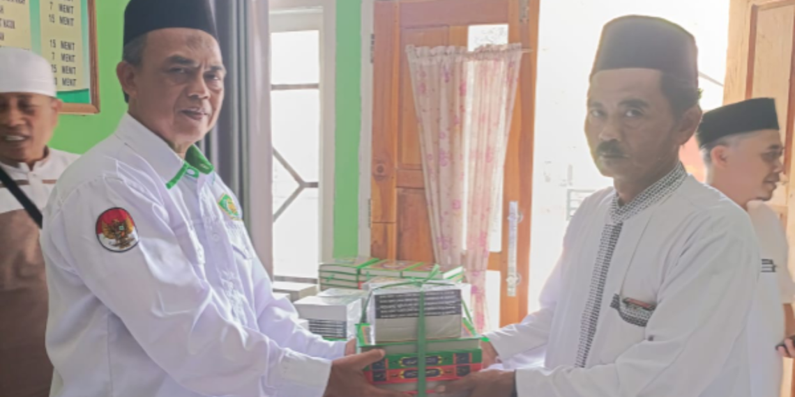 KUA Cidadap Wakafkan Al-Qur’an untuk 11 TPQ, Perkuat Literasi Qur’ani Anak Sejak Dini