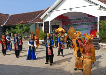 Pesona Tarian Nusantara Semarakkan Samenan MTs Al-Manshuriyah, Kamad: Upaya Rawat Budaya Bangsa