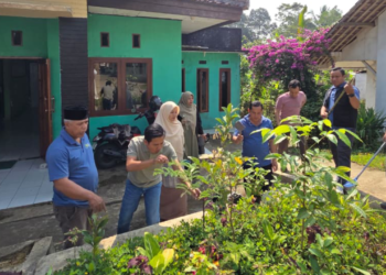Jaga Lingkungan Kerja, KUA Bojonggenteng Rutin Gelar GEMAH ASRI