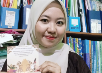 Guru MI Neglasari Hadirkan Undangan Pop Up 3D sebagai Inovasi Pembelajaran Kreatif