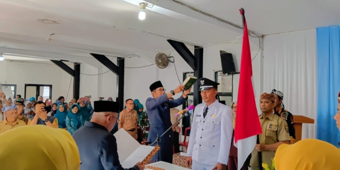 Kepala KUA Sukaraja Jadi Rohaniawan pada Pelantikan dan Pengambilan Sumpah Jabatan Kepala Desa PAW Sukaraja