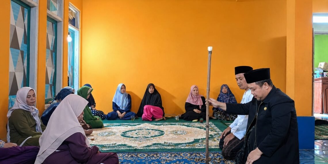 KUA Curugkembar Perkuat Edukasi Arah Kiblat melalui Simulasi Rashdul Kiblat