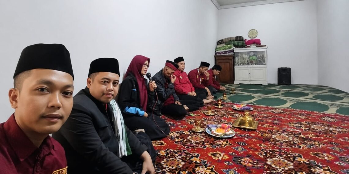 KUA Curugkembar Perkuat Edukasi Ketahanan Keluarga melalui Bimbingan di Majelis Taklim
